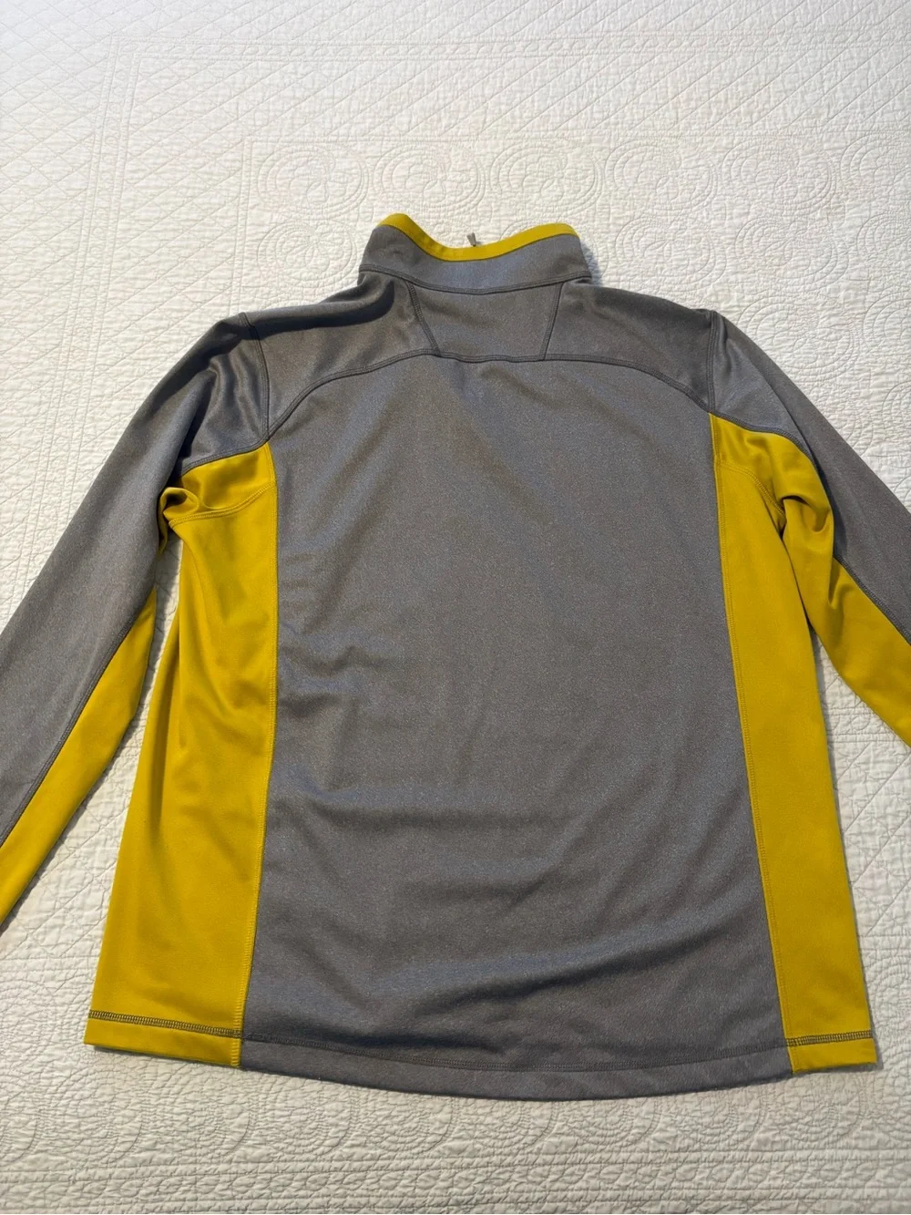 North Face 1/4 zip pullover. Size XL.